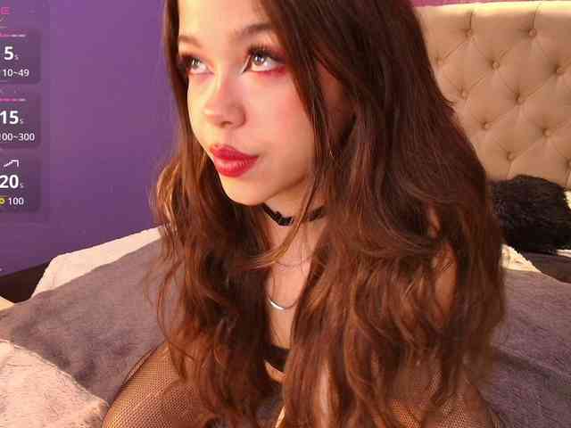 LittleCheerry webcam