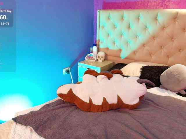 LittleCheerry webcam