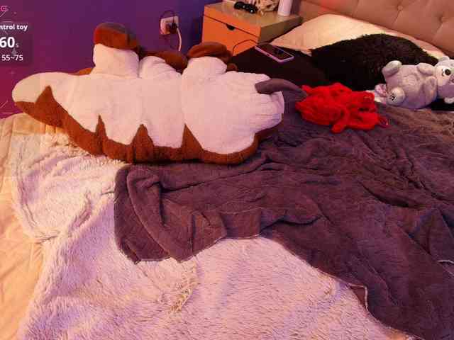 LittleCheerry webcam