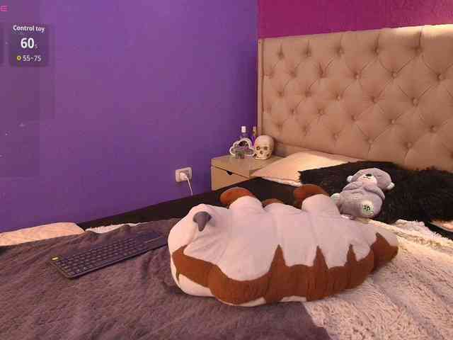 LittleCheerry webcam