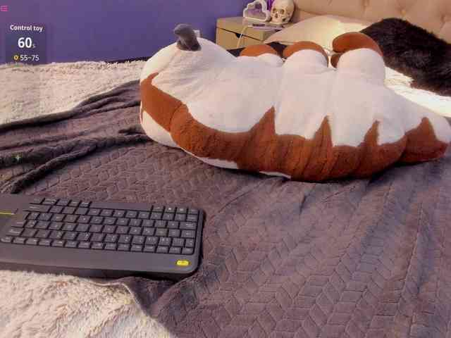 LittleCheerry webcam