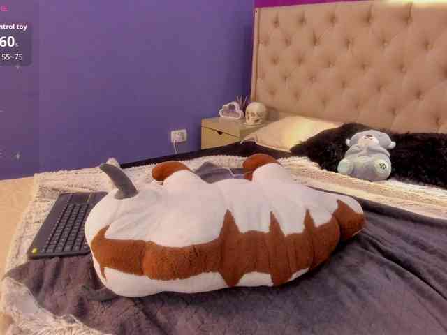 LittleCheerry webcam