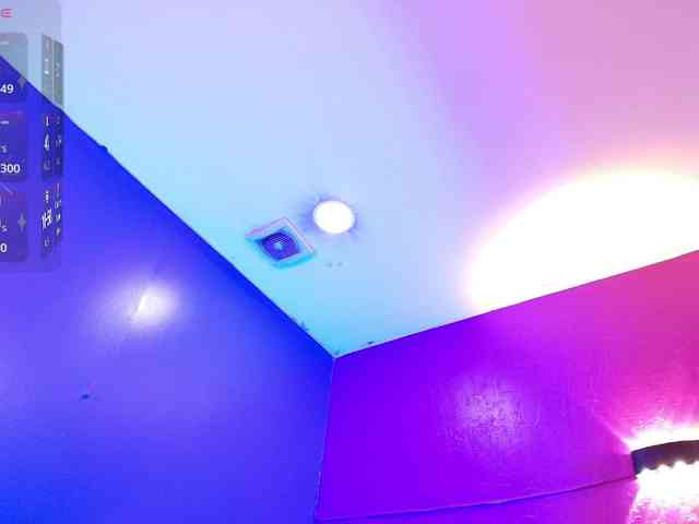 LittleCheerry webcam