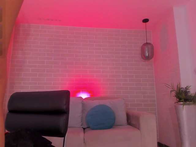 GabriellaLee live cam on UnifiedCams