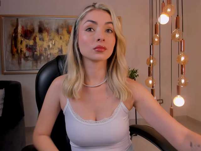 StacyWoods live cam on BongaCams
