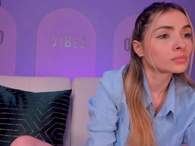 StacyWoods live cam on BongaCams