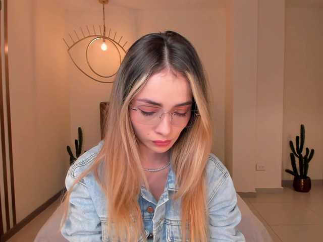 StacyWoods live cam on BongaCams
