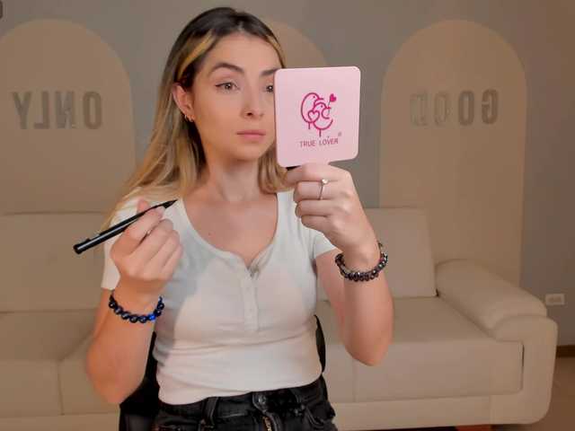 le modèle StacyWoods est en webcam porno dans un show sur le site bongacams, il possède les tags suivants: Latino/Hispanic,Blonde,Shaved