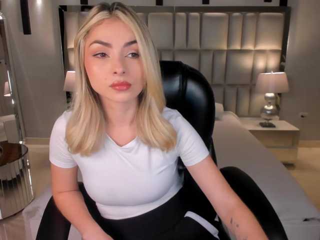 StacyWoods live cam on BongaCams