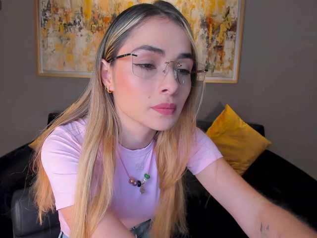 StacyWoods live cam on BongaCams