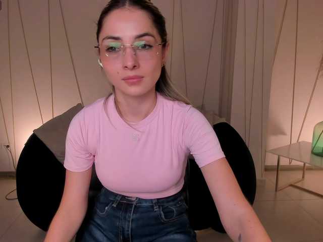 StacyWoods live cam on BongaCams