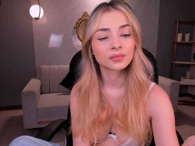 StacyWoods live cam on BongaCams