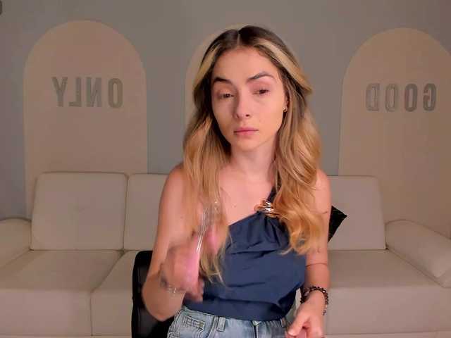 StacyWoods live cam on BongaCams