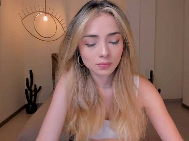 StacyWoods's BongaCams show and profile