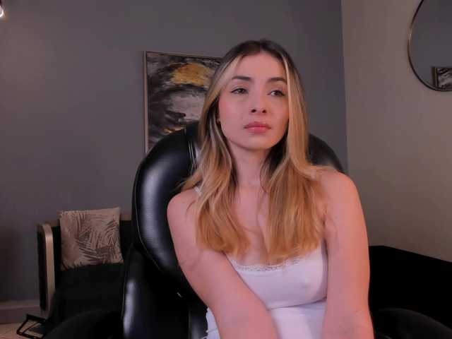 StacyWoods live cam on BongaCams
