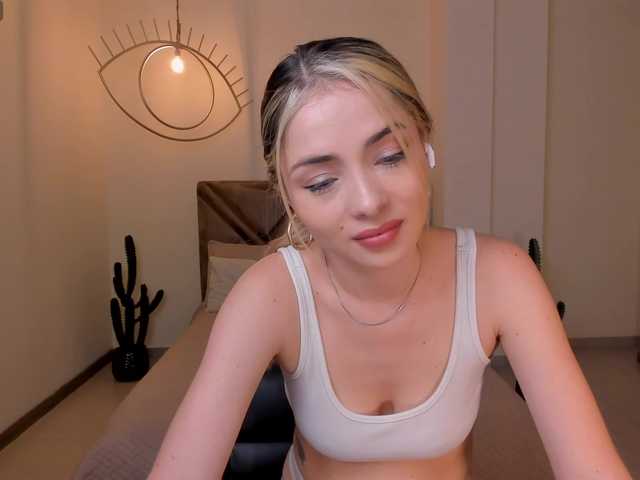 StacyWoods's BongaCams show and profile