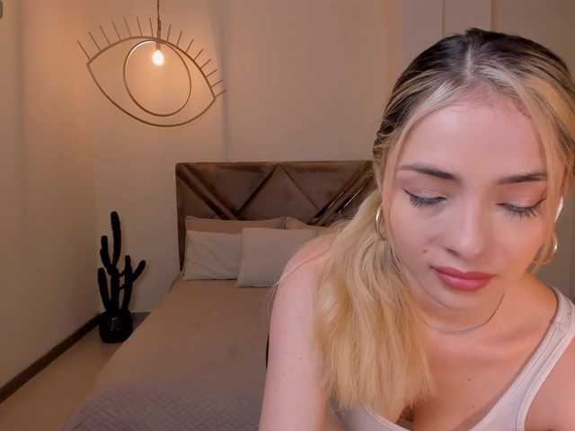 Chat with StacyWoods live cam