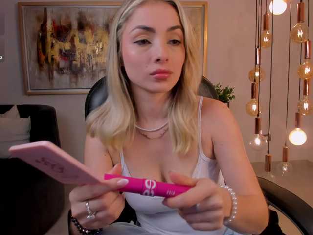 StacyWoods live cam on BongaCams