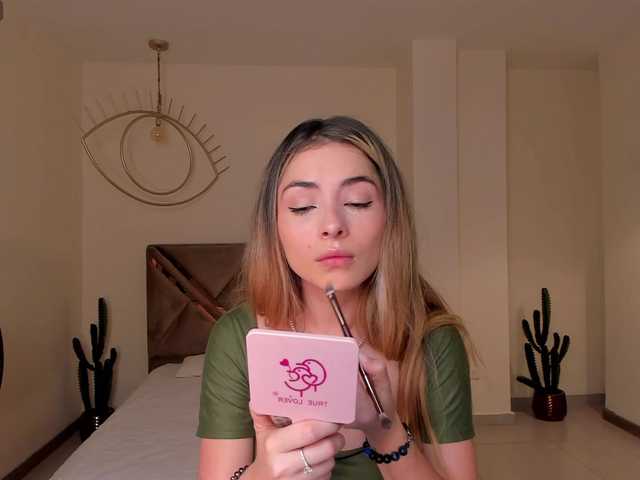 StacyWoods live cam on BongaCams