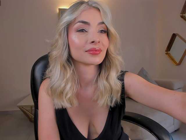 StacyWoods live cam on BongaCams