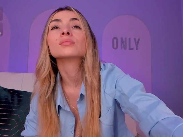 StacyWoods live cam on BongaCams