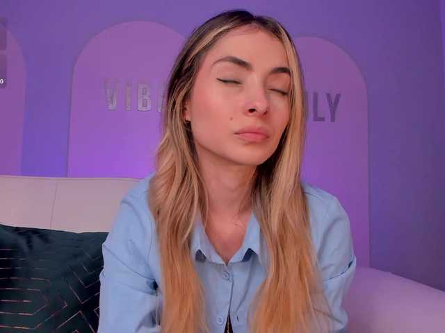 StacyWoods live cam on BongaCams