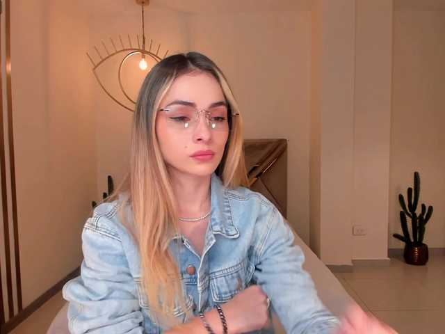 StacyWoods live webcam show