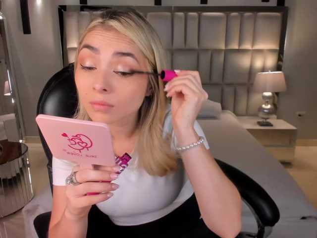 StacyWoods live cam preview
