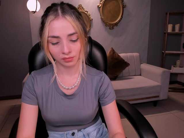 StacyWoods live cam on BongaCams