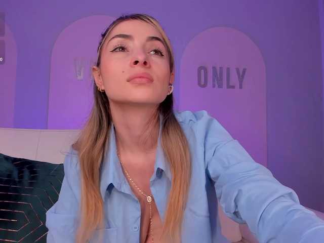 StacyWoods live cam on BongaCams