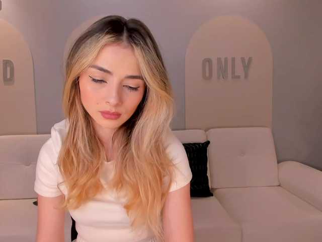 StacyWoods live cam on BongaCams