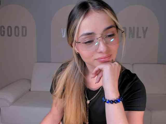 StacyWoods webcam