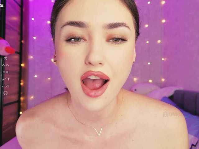 translateenglish live cam on BongaCams