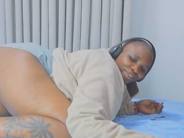 MISS-FAITH091 live cam on BongaCams