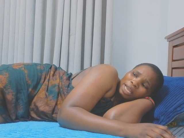 MISS-FAITH091 live cam on BongaCams