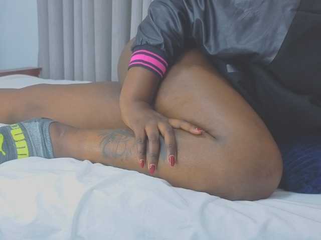 MISS-FAITH091 live cam on BongaCams