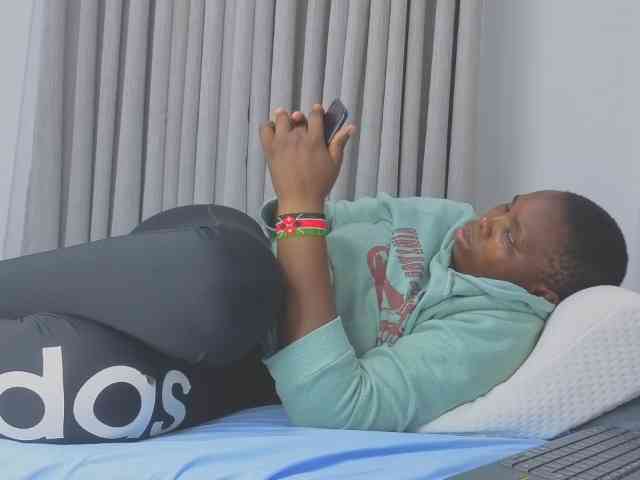 MISS-FAITH091 webcam