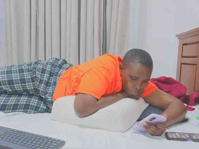 MISS-FAITH091 webcam