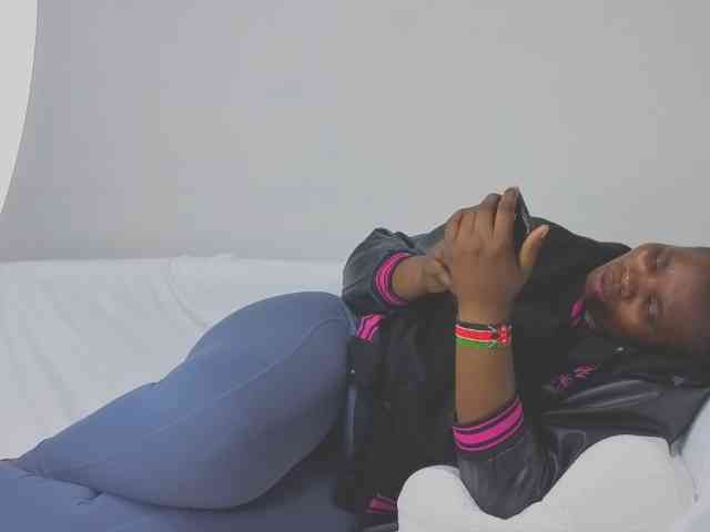 MISS-FAITH091 webcam