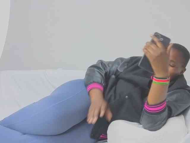 MISS-FAITH091 webcam