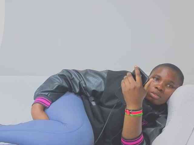 MISS-FAITH091 webcam