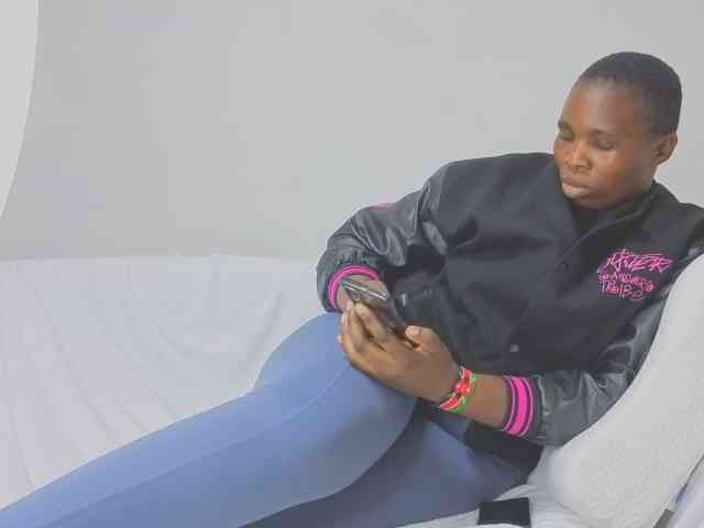 MISS-FAITH091 webcam