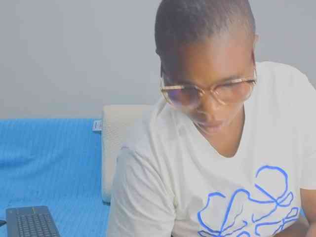MISS-FAITH091 webcam