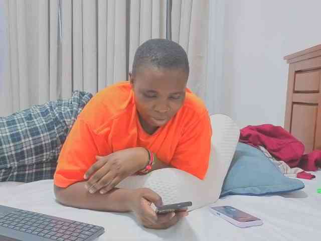 MISS-FAITH091 webcam