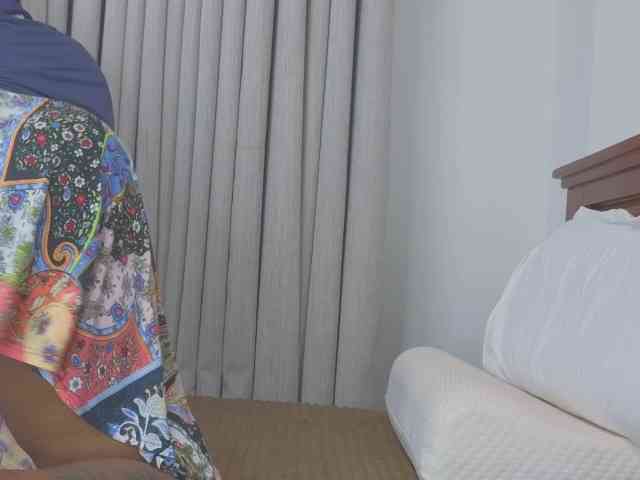 MISS-FAITH091 webcam