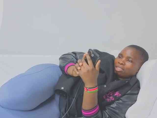 MISS-FAITH091 webcam