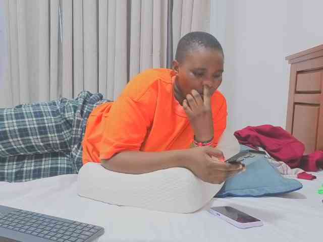 MISS-FAITH091 webcam