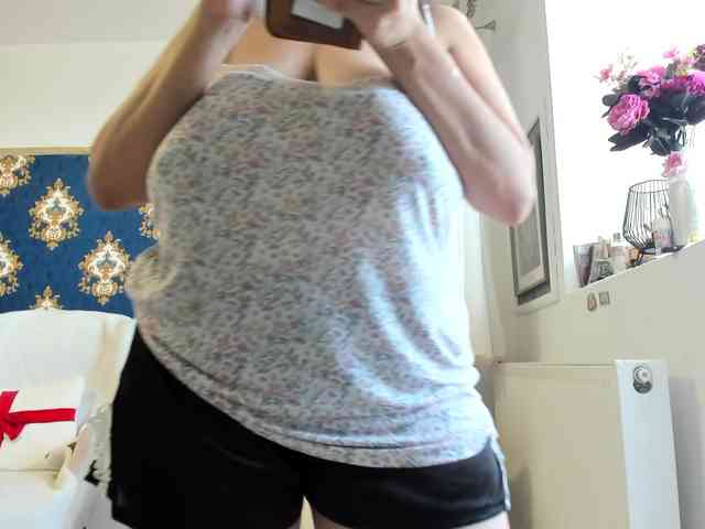 JessicaMoon webcam