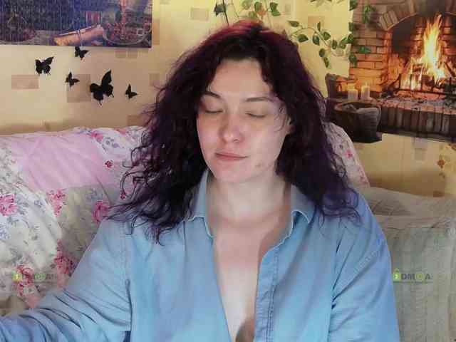 AlisaBun Live Webcam on BongaCams
