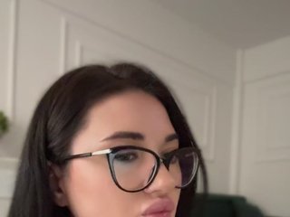 IvyNoirr Porn Show